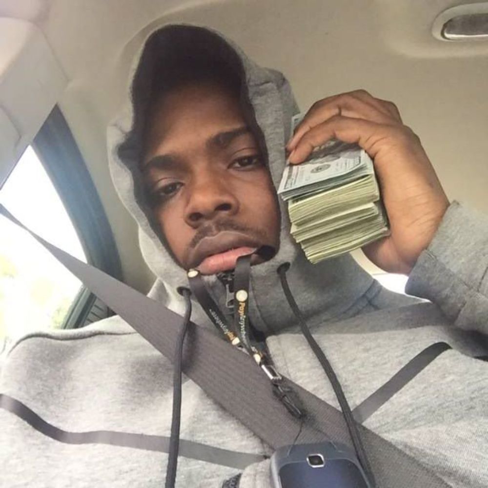 Meet your Posher, Domonique